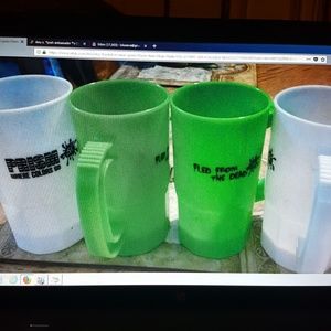 12pc 14 oz frosted or neon green plastic beer mugs